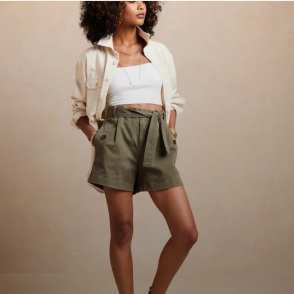 Banana Republic Tie Waist Utility shorts